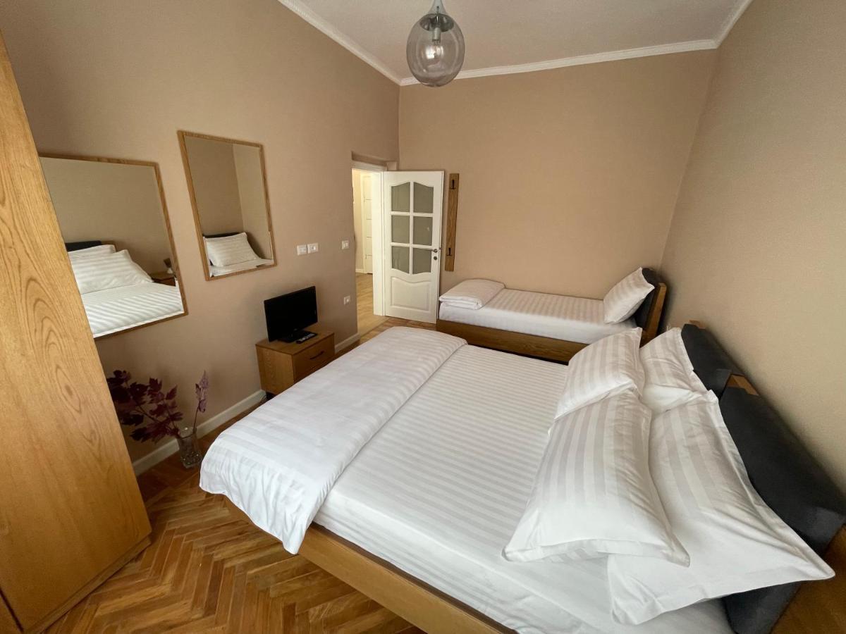 Joni & Joy Center Apartment Berat Exterior foto