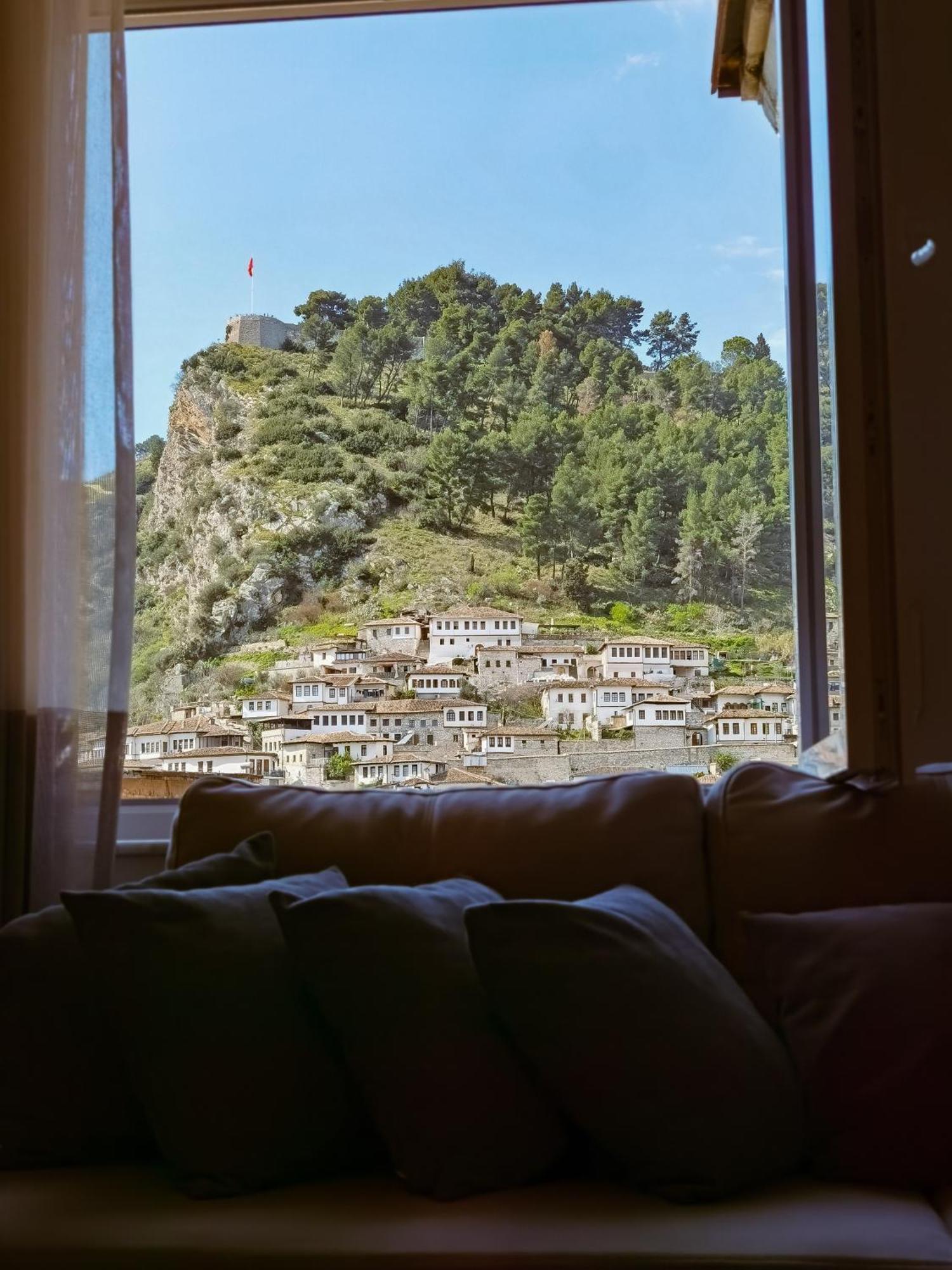 Joni & Joy Center Apartment Berat Exterior foto